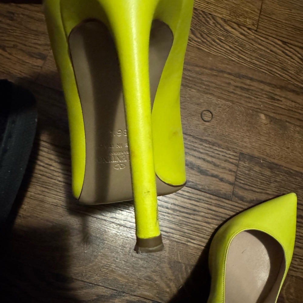 Valentino rockstud heels. Yellow/lime neon - Picture 10 of 13